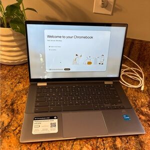HP Chromebook x360, ChromeOS, 14", Touch screen with Charger and Case
